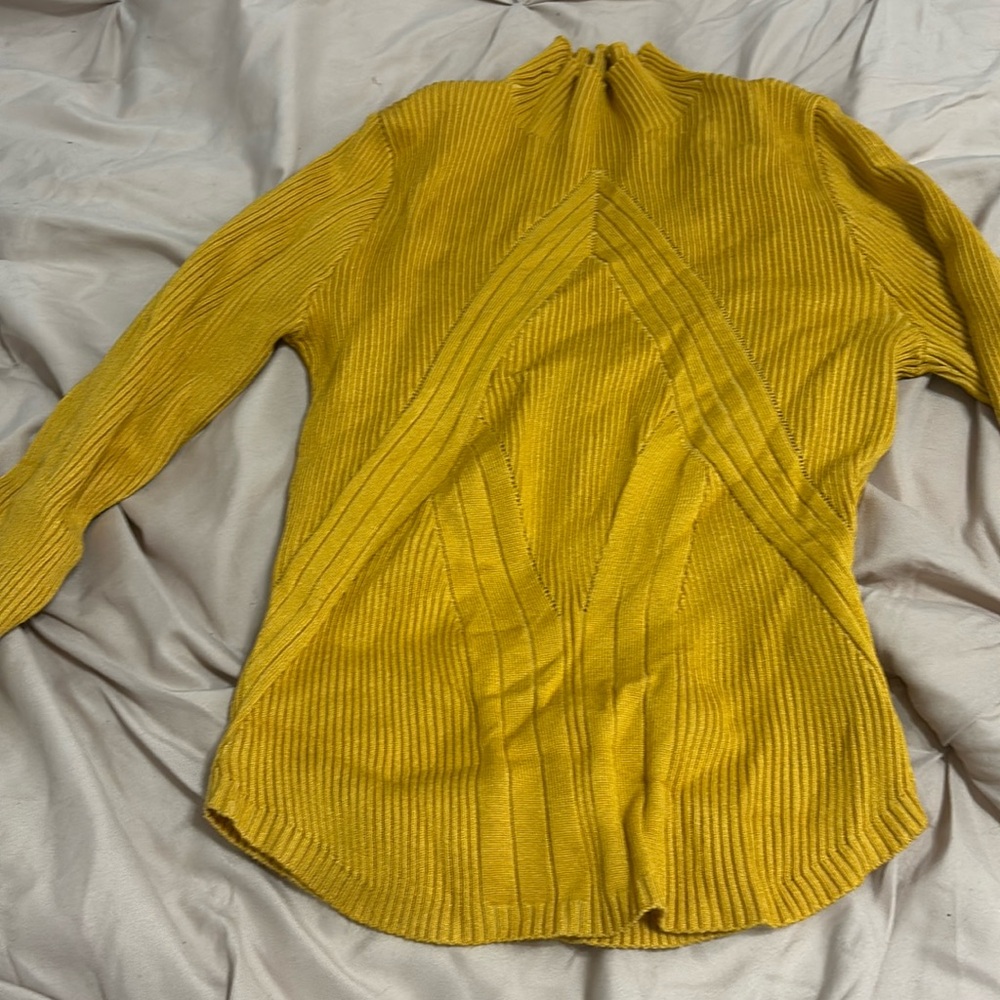 Mustard turtle neck
